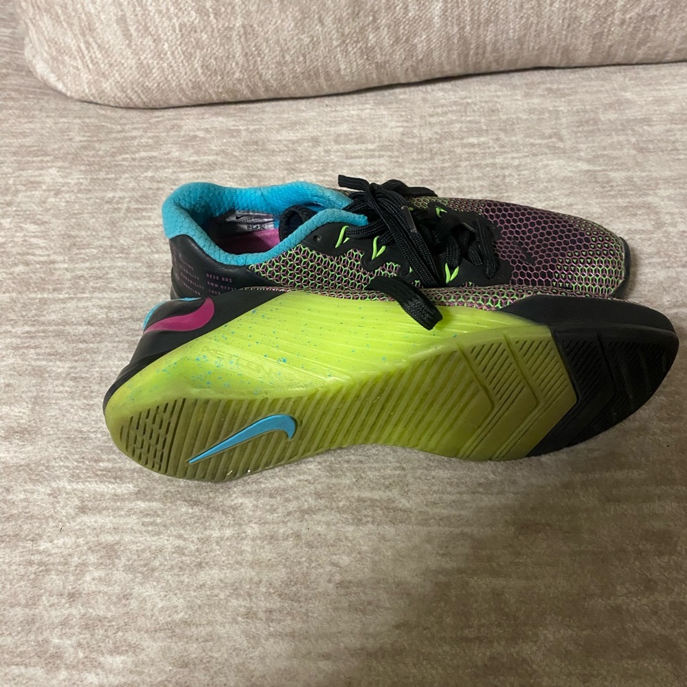 Nike Metcons - Picture 3 of 3